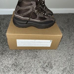 Yezzy boots